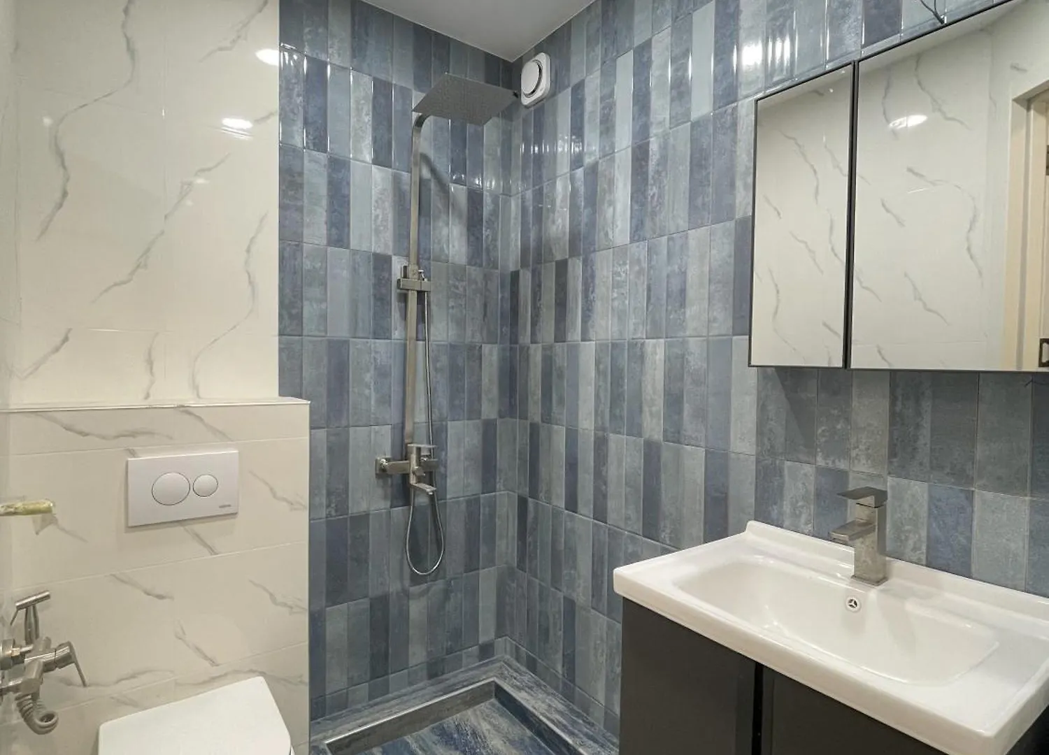 Modern Studio In The City Center Тбилиси
